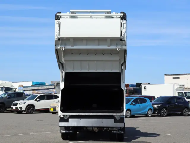 三菱 キャンター 2PG-FEB90(2WD)の写真11