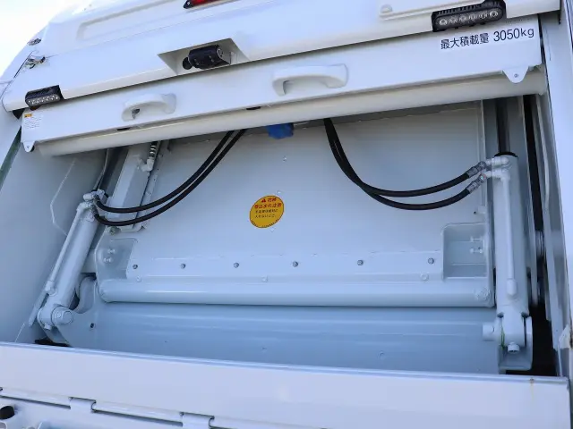 三菱 キャンター 2PG-FEB90(2WD)の写真12