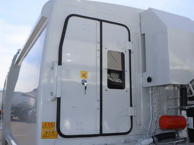 三菱 キャンター 2PG-FEB90(2WD)の写真18