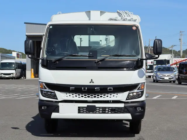 三菱 キャンター 2PG-FEB90(2WD)の写真2