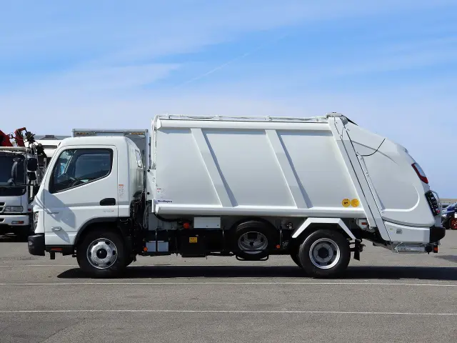 三菱 キャンター 2PG-FEB90(2WD)の写真4
