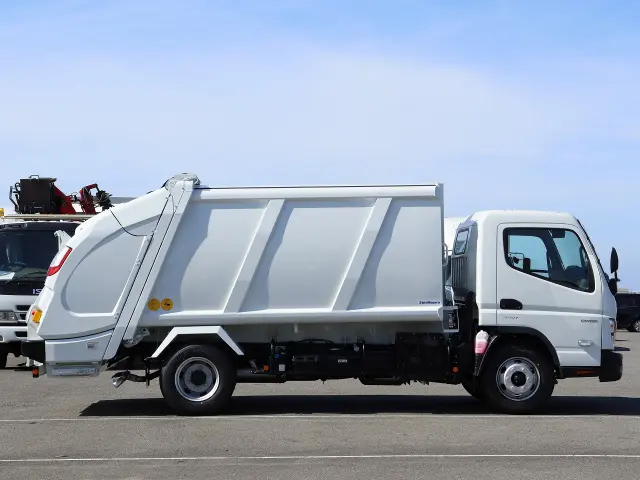 三菱 キャンター 2PG-FEB90(2WD)の写真5