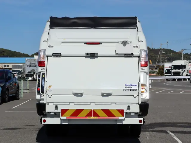 三菱 キャンター 2PG-FEB90(2WD)の写真8