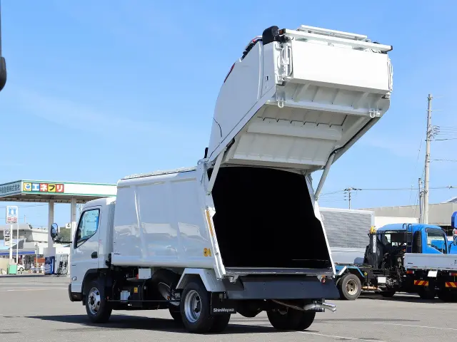 三菱 キャンター 2PG-FEB90(2WD)の写真10