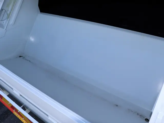 三菱 キャンター 2PG-FEB90(2WD)の写真15