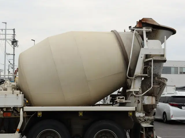 UD クオン QKG-CW5XL(6x4)の写真5