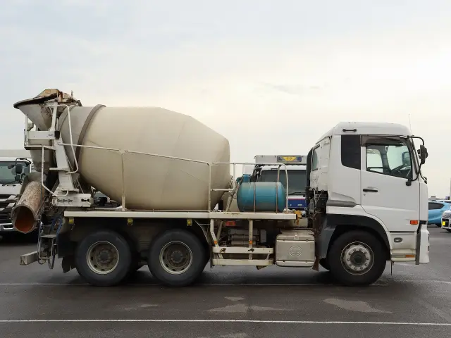 UD クオン QKG-CW5XL(6x4)の写真6