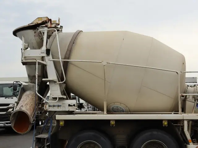 UD クオン QKG-CW5XL(6x4)の写真7