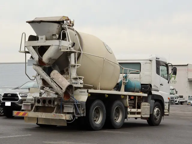 UD クオン QKG-CW5XL(6x4)の写真8