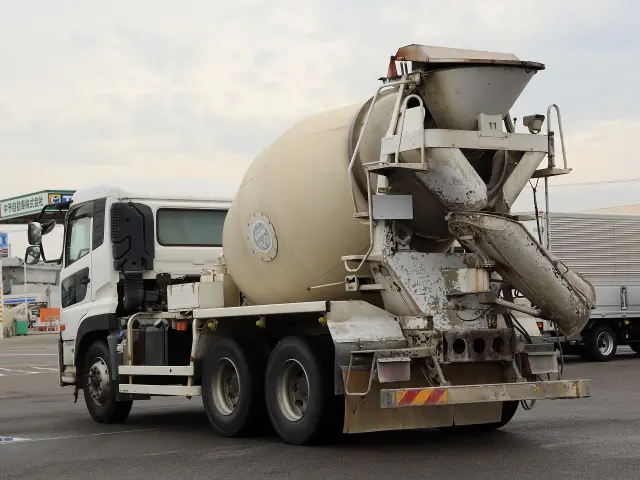 UD クオン QKG-CW5XL(6x4)の写真9