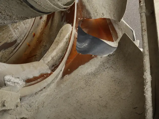 UD クオン QKG-CW5XL(6x4)の写真14