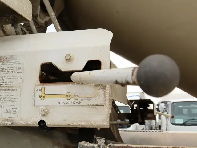 UD クオン QKG-CW5XL(6x4)の写真18