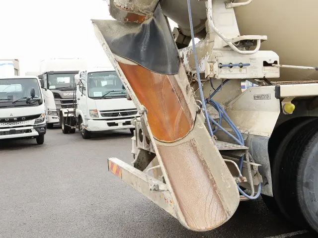 UD クオン QKG-CW5XL(6x4)の写真20