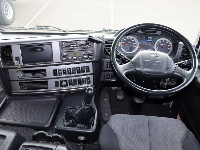 日野 プロフィア QKG-SH1EGDG(2WD)の写真34