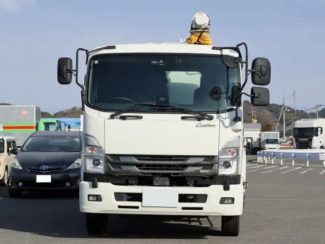 いすゞ フォワード 2RG-FSR90S2(2WD)の写真2