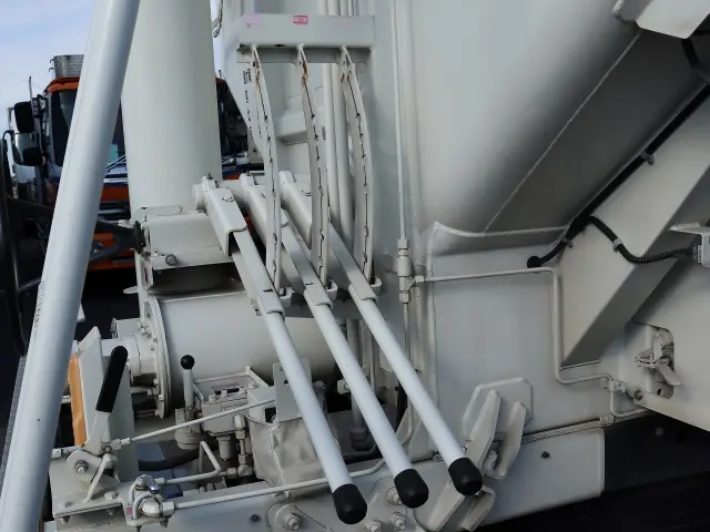 いすゞ フォワード 2RG-FSR90S2(2WD)の写真11