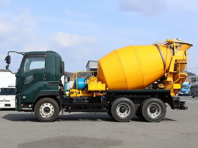 いすゞ ギガ 2KG-CXZ60CT(2WD)の写真4