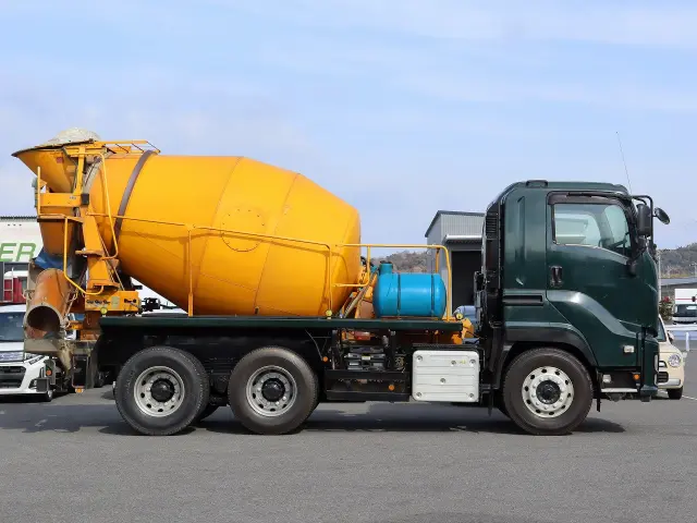 いすゞ ギガ 2KG-CXZ60CT(2WD)の写真6