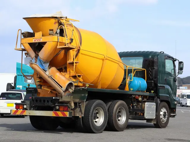 いすゞ ギガ 2KG-CXZ60CT(2WD)の写真8