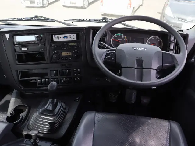 いすゞ ギガ 2KG-CXZ60CT(2WD)の写真32
