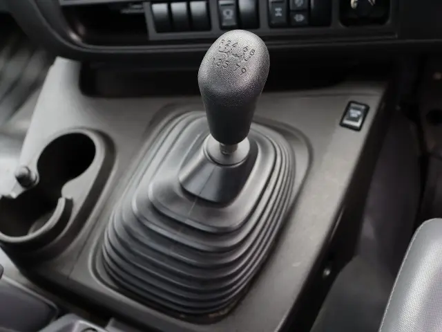 いすゞ ギガ 2KG-CXZ60CT(2WD)の写真38