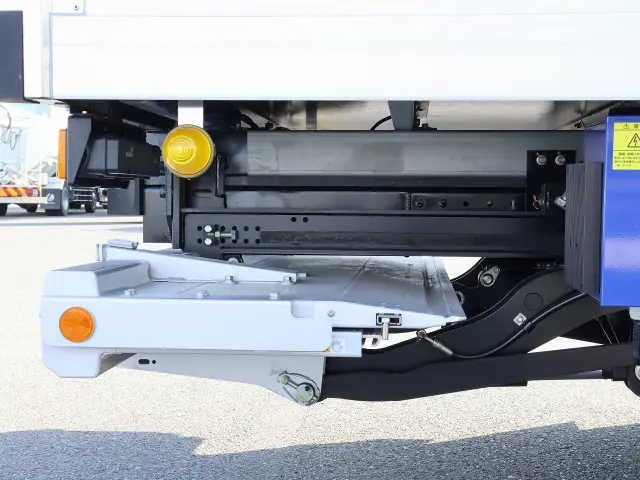 三菱 キャンター 2RG-FEB80(2WD)の写真12