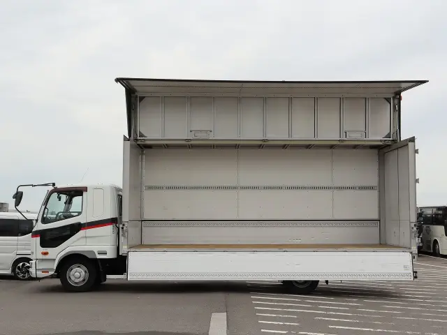 三菱 ファイター 2KG-FK64F(2WD)の写真5