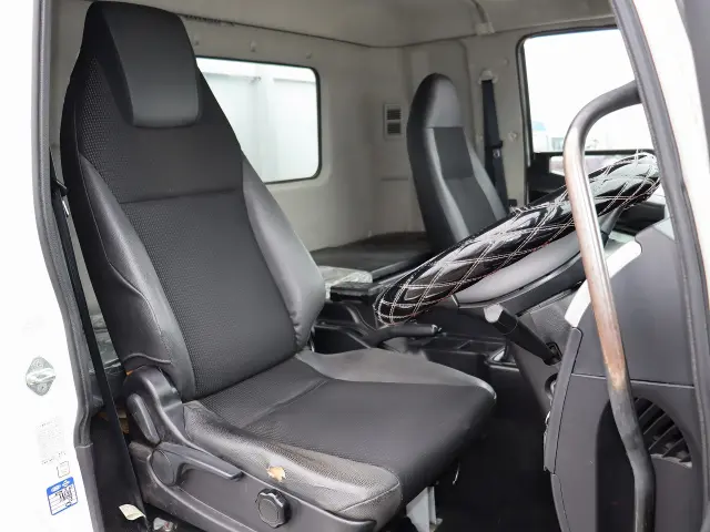 三菱 ファイター 2KG-FK64F(2WD)の写真31