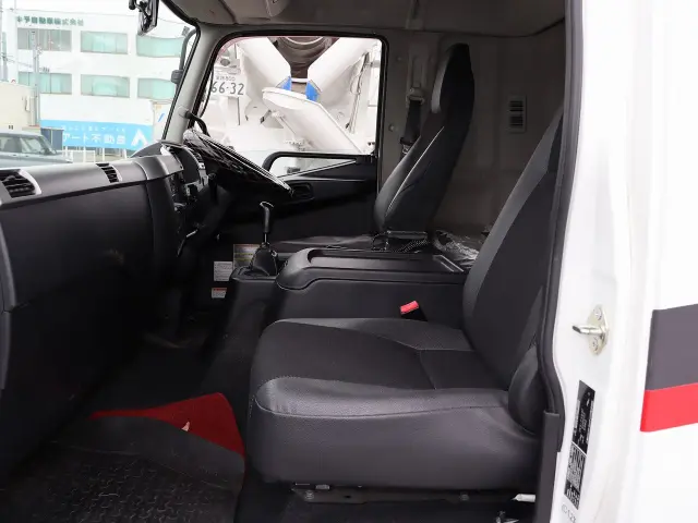 三菱 ファイター 2KG-FK64F(2WD)の写真32