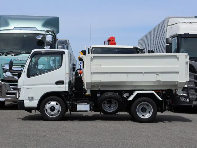 三菱 キャンター 2RG-FBAV0(2WD)の写真4