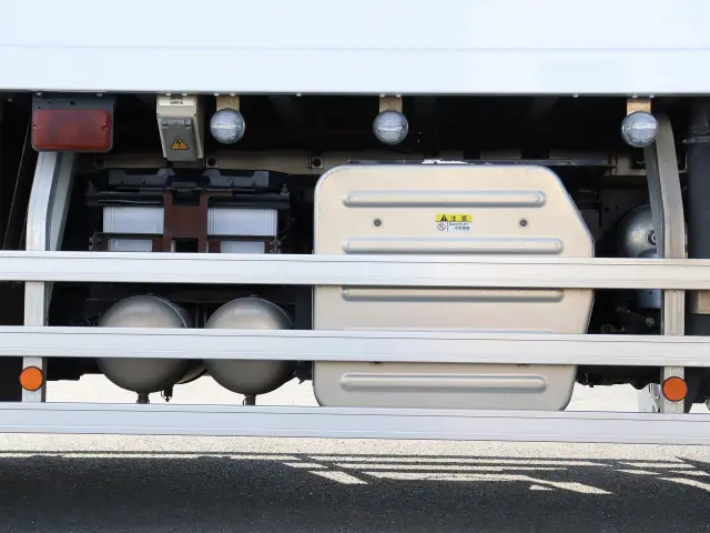 いすゞ ギガ QPG-CYL77B(6x2)の写真18