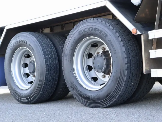 いすゞ ギガ QPG-CYL77B(6x2)の写真41