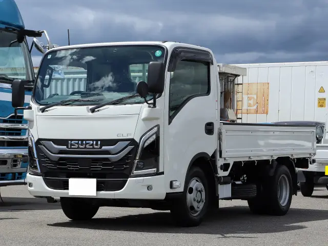 いすゞ エルフ 2TG-NJR88AF(2WD)の写真1