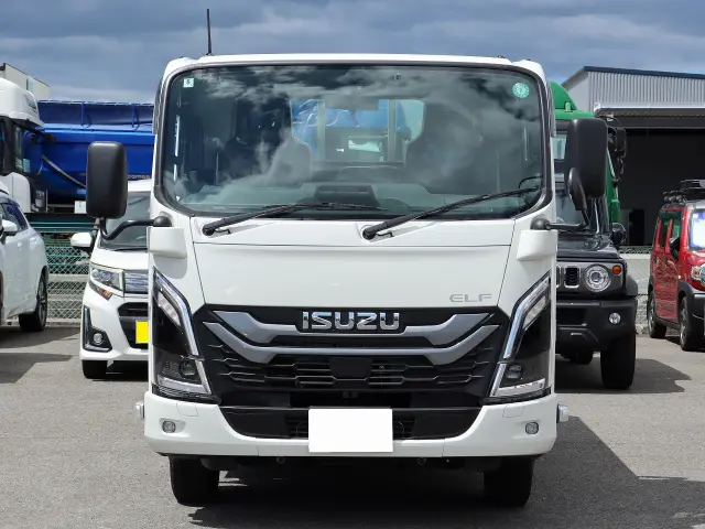 いすゞ エルフ 2TG-NJR88AF(2WD)の写真2