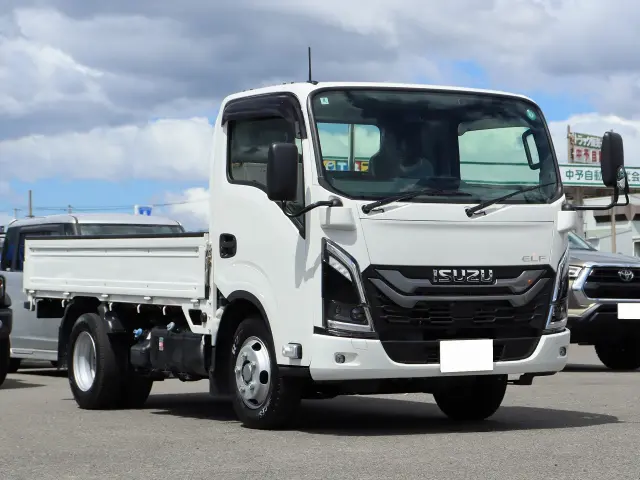 いすゞ エルフ 2TG-NJR88AF(2WD)の写真3