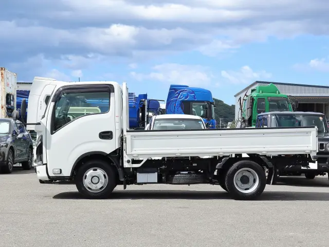 いすゞ エルフ 2TG-NJR88AF(2WD)の写真4