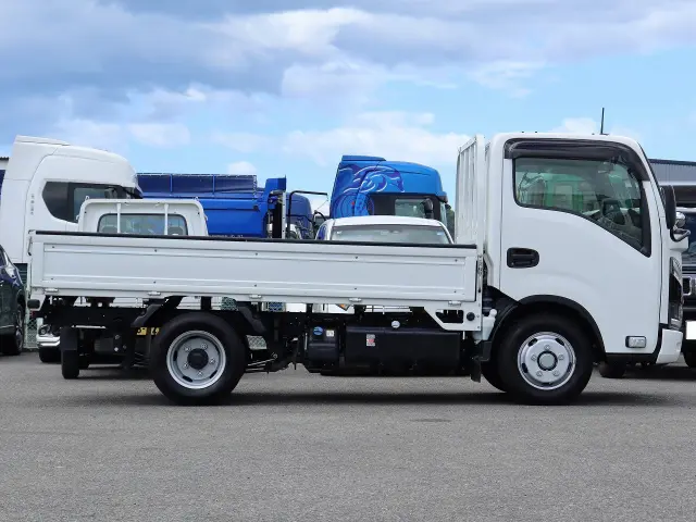 いすゞ エルフ 2TG-NJR88AF(2WD)の写真5