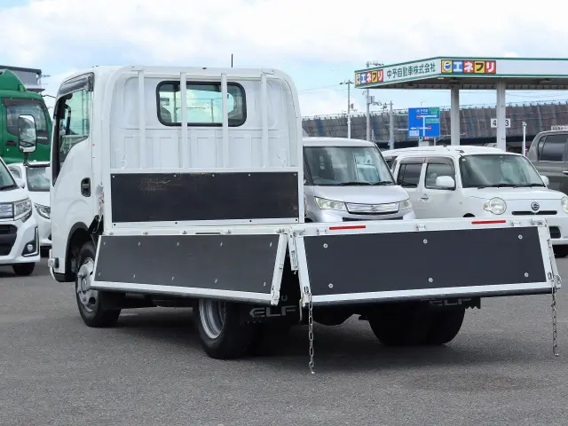 いすゞ エルフ 2TG-NJR88AF(2WD)の写真11