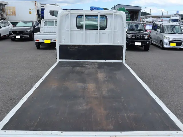 いすゞ エルフ 2TG-NJR88AF(2WD)の写真12