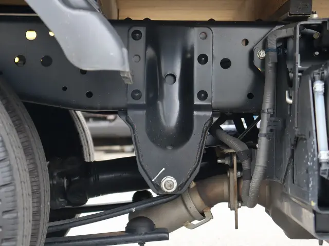 いすゞ エルフ 2TG-NJR88AF(2WD)の写真15