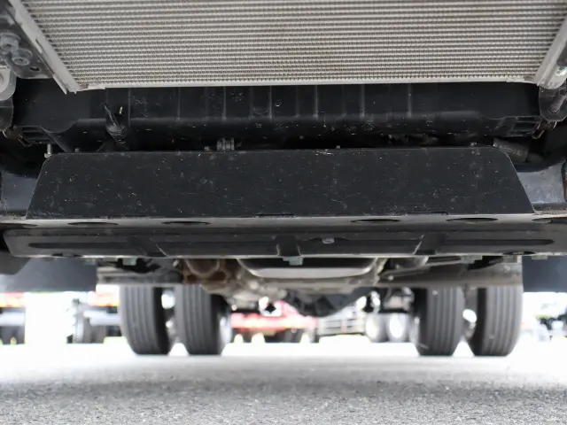 いすゞ エルフ 2TG-NJR88AF(2WD)の写真19