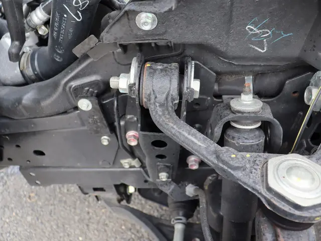 いすゞ エルフ 2TG-NJR88AF(2WD)の写真22