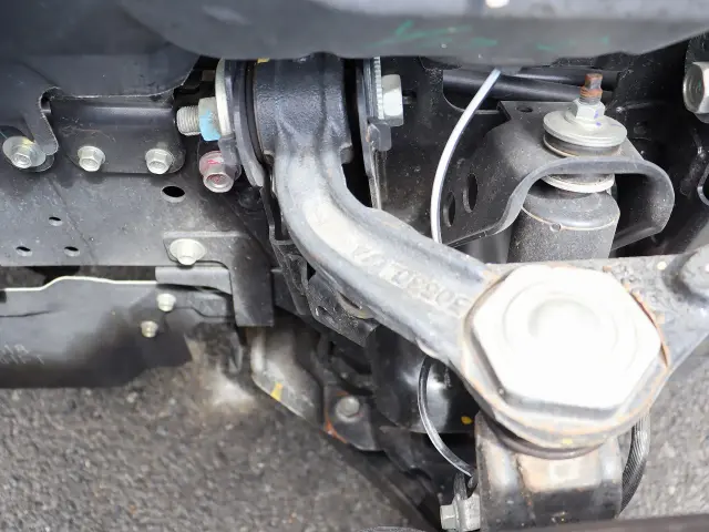 いすゞ エルフ 2TG-NJR88AF(2WD)の写真24