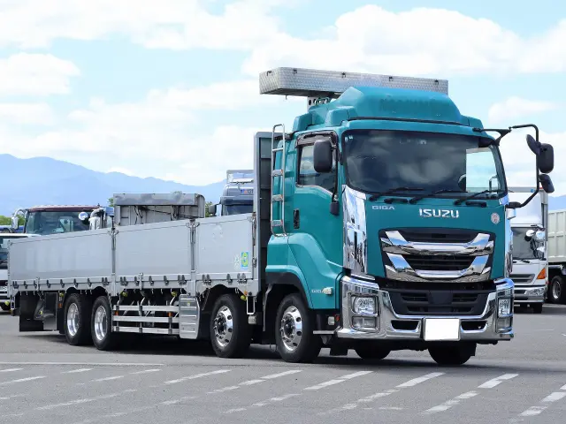 いすゞ ギガ QKG-CYJ77B(8x4)の写真3
