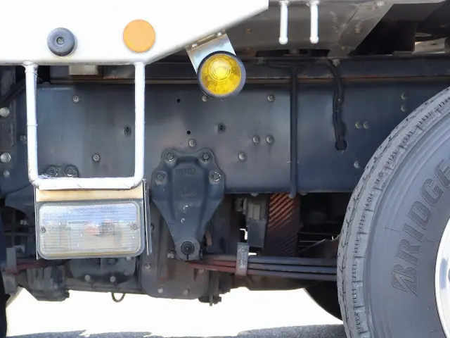 いすゞ ギガ QKG-CYJ77B(8x4)の写真8