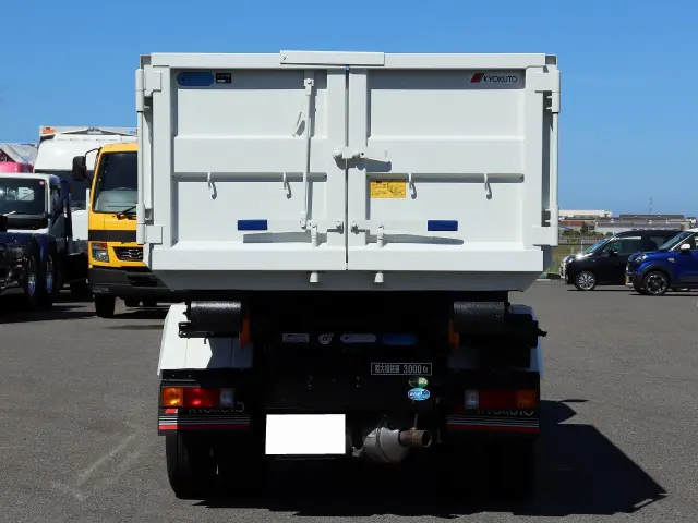 三菱 キャンター 2RG-FBAV0(2WD)の写真33