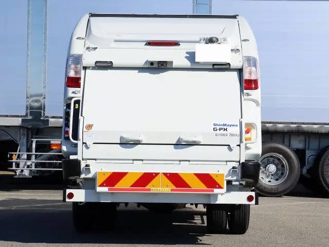 三菱 キャンター 2PG-FEA80(2WD)の写真8
