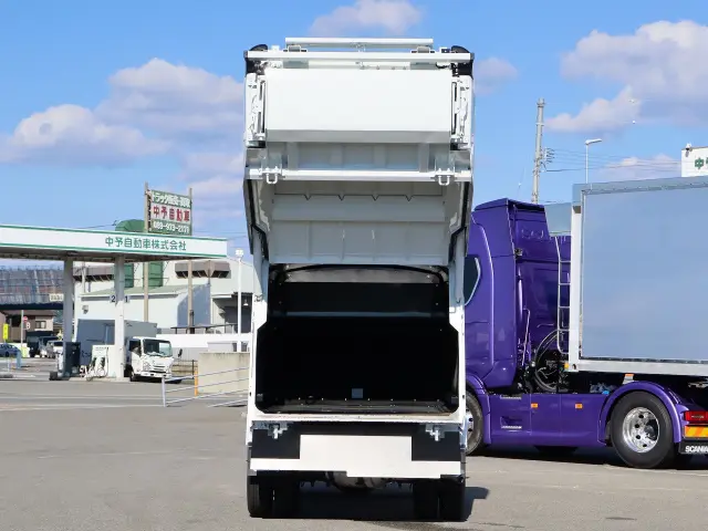 三菱 キャンター 2PG-FEA80(2WD)の写真9