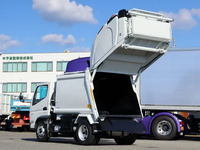 三菱 キャンター 2PG-FEA80(2WD)の写真11