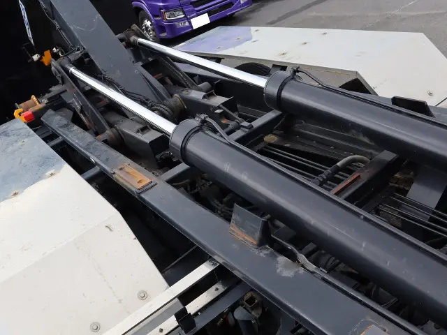 いすゞ ギガ 2PG-CXZ77CT(6x4)の写真5
